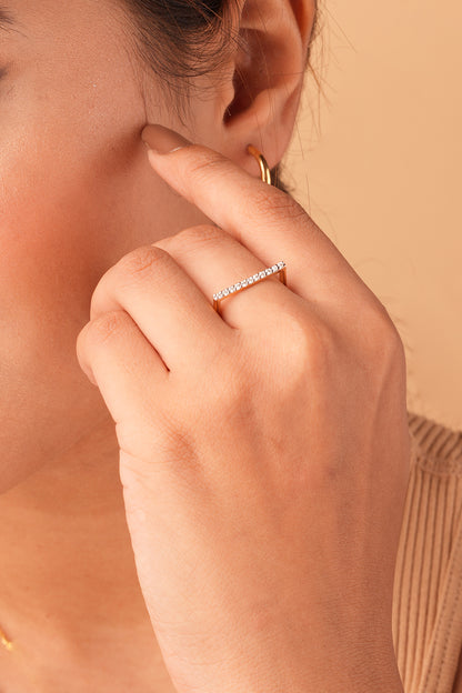 SLEEK LINEAR RING